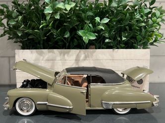 1947 Cadillac Series 62 Convertible 1:18 Diecast Anson Classic GM Licensed w/ COA