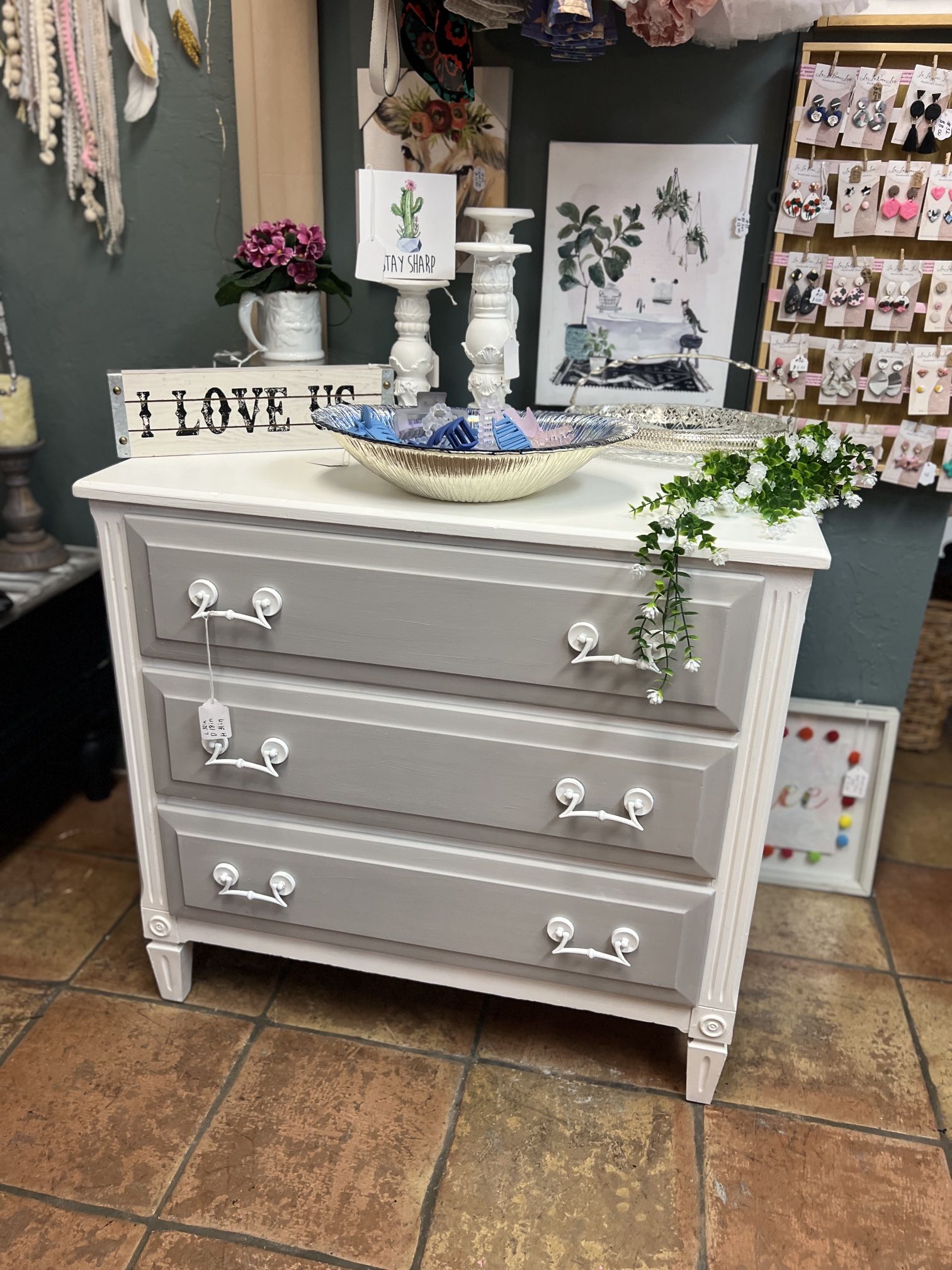 White And Grey Dresser