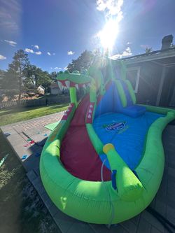 Kids inflable mega water park