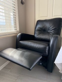 PALLISER Theo Black Ink Top Grain Valencia Leather Wall Hugger Manual Luxe Recliner Chair EUC
