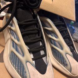 Yeezy 700 V3