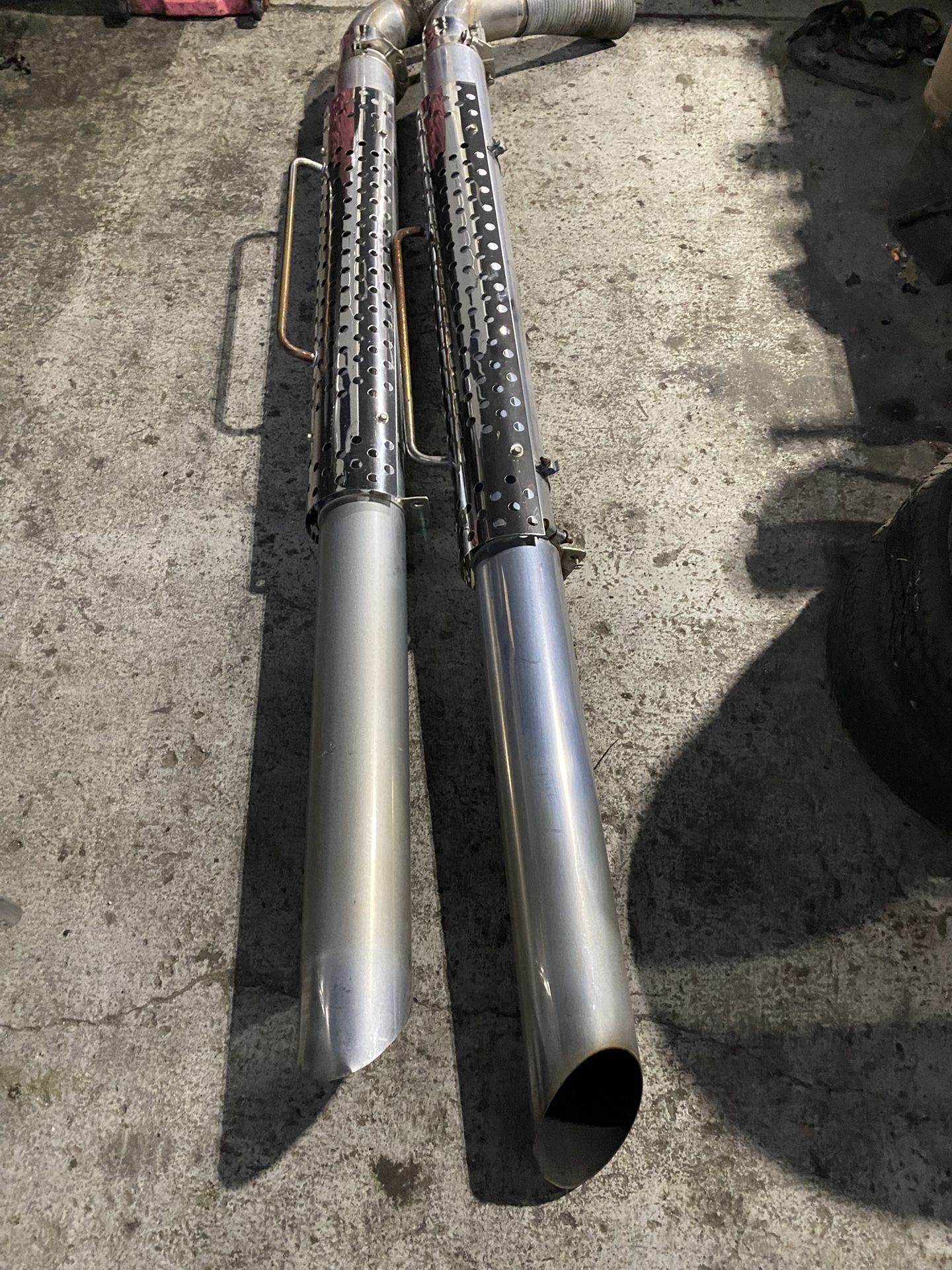 6” Straight Pipes With Mounts