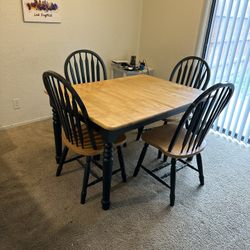 MUST GO !!! Farmhouse  dining table set