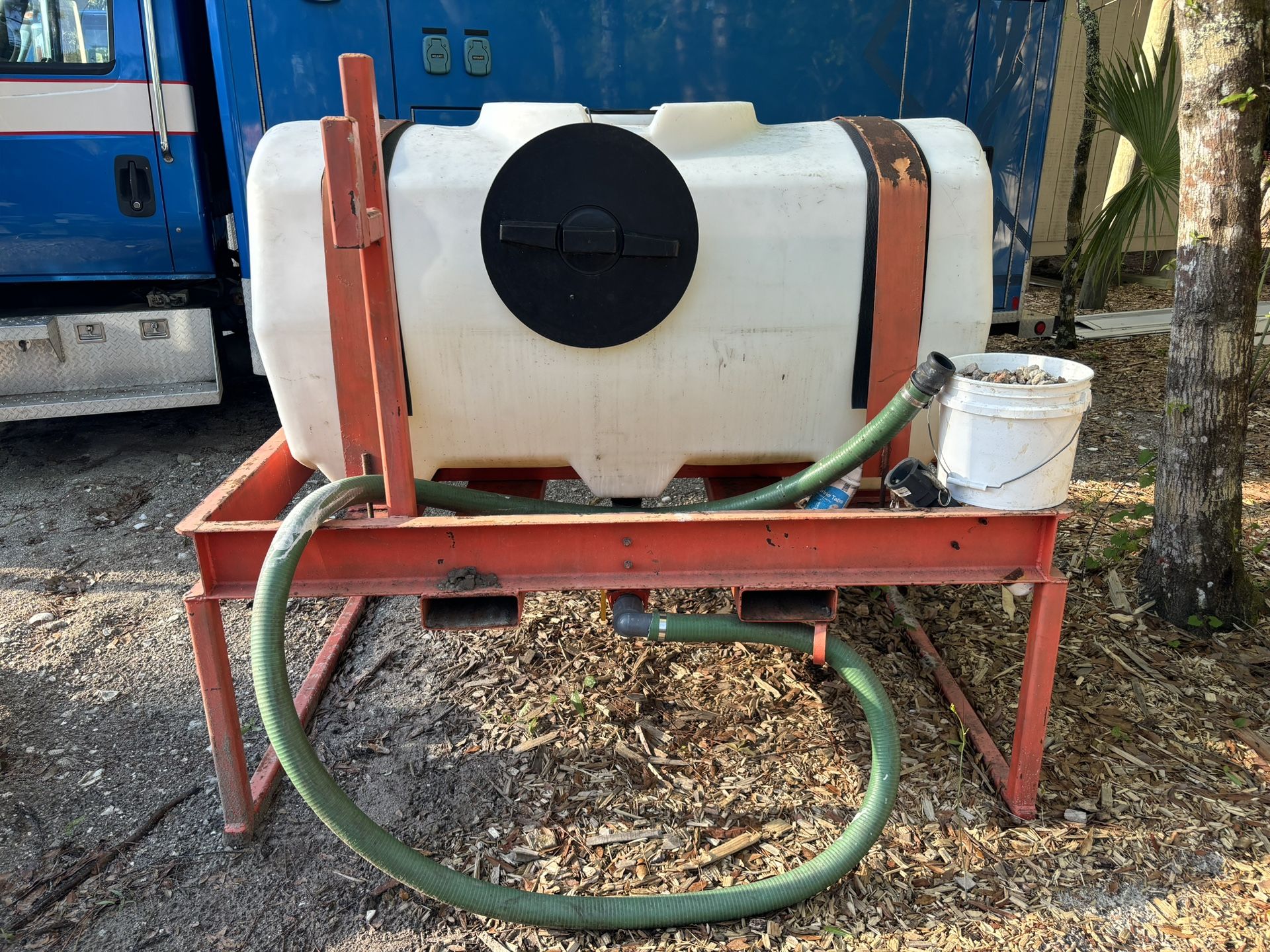 300 Gallon Water Tank On Stand