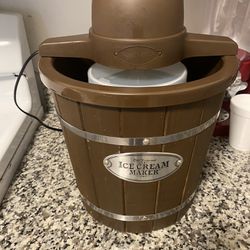 Nostalgia ICMP4WD 4-Quart Electric Wood Bucket Ice Cream Maker ✅WORKS -CLEAN!