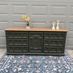 9 Drawer Solid Wood Dresser 