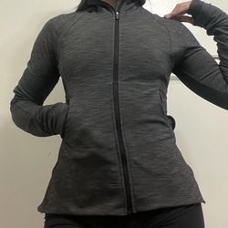 NWOT Lululemon jacket size 4