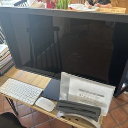 LG 5k Display Monitor, Apple Keyboard, Mouse, Book Arc