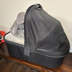 Uppa baby Bassinet