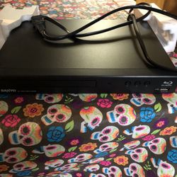 SANYO BLU-RAY / DVD  / CD PLAYER