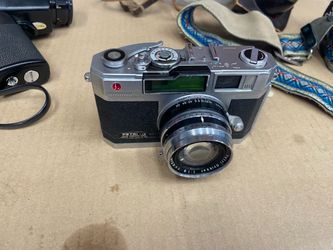 Petri 1.9 Color Corrected Super Rangefinder Camera