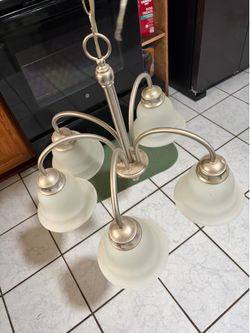 Ceiling light fixture