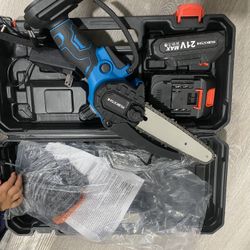 21V Mini Chainsaw Kit – 2 Batteries + Charger – Like New – Only Used Twice
