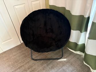 Fuzzy black folding saucer chair