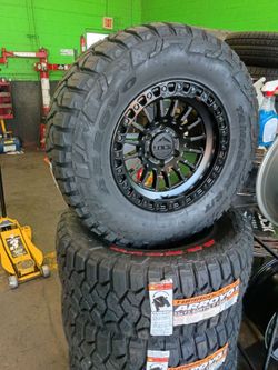 SET DE RINES NUEVOS LOCK 17X9 6X135 CON ARROYO RT 33 12.50 17