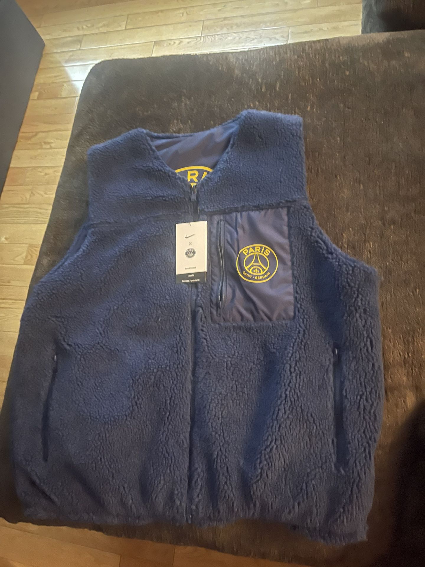 REVERSIBLE NIKE VEST BRAND NEW WITH TAGS