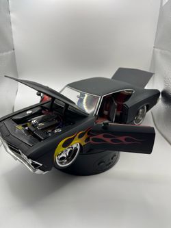 Model Car - Black With Flames - No 90053 / 1969 Chevy Chevelle SS / Super Sport - Scale 1/18