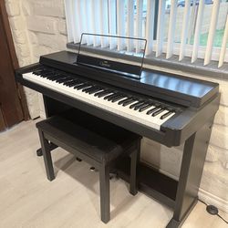 Beautiful Black Yamaha clavinova clp-250 electric piano. 