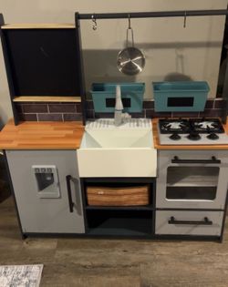 Kids play kitchen