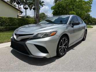 2020 Toyota Camry SE Excellent Condition