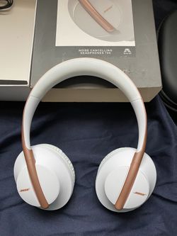*BOSE 700 NOISE CANCELLING WIRELESS HEADPHONES*
