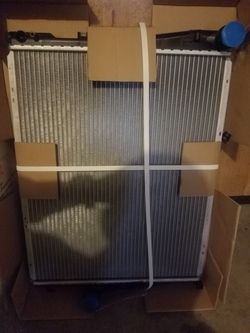 Radiador para bmw nuevo en la caja y con garantia... $60