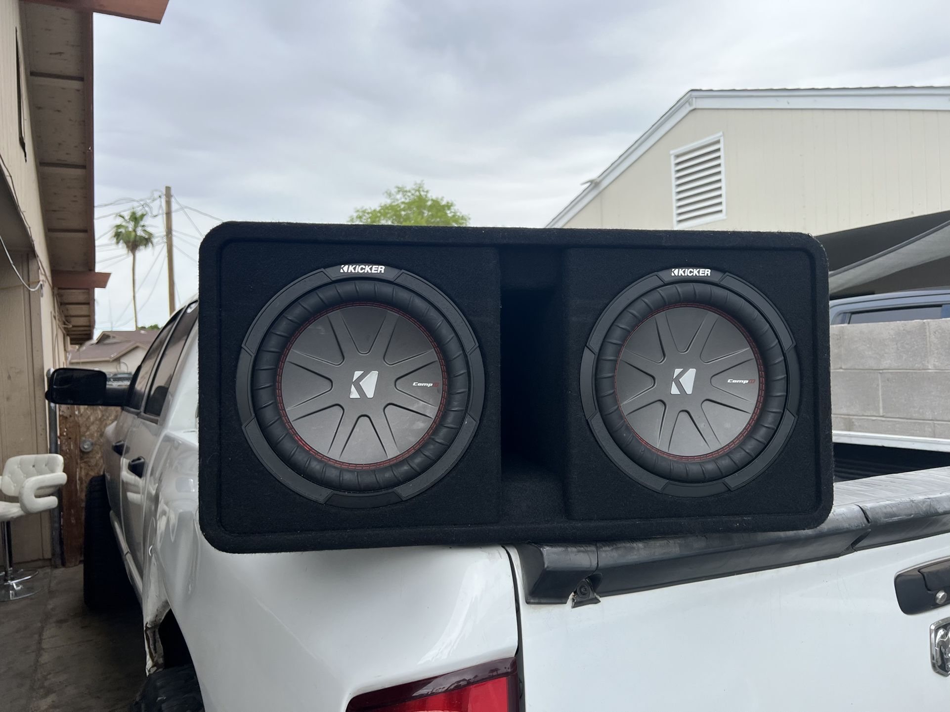 250$ Kicker 10" perfect condition