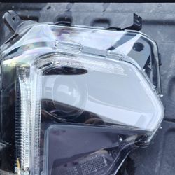 2022-24 Chevy Traverse Side Headlights 