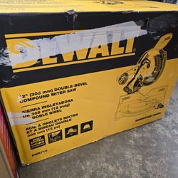 Dewalt 15 Amp Corded 12 in. Compound Double Bevel Miter Saw