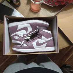 Air Jordan 1 Retro High OG Mauve-white Size 12