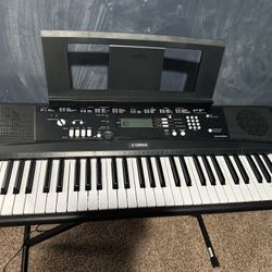 Yamaha EZ-220 61 Key Piano