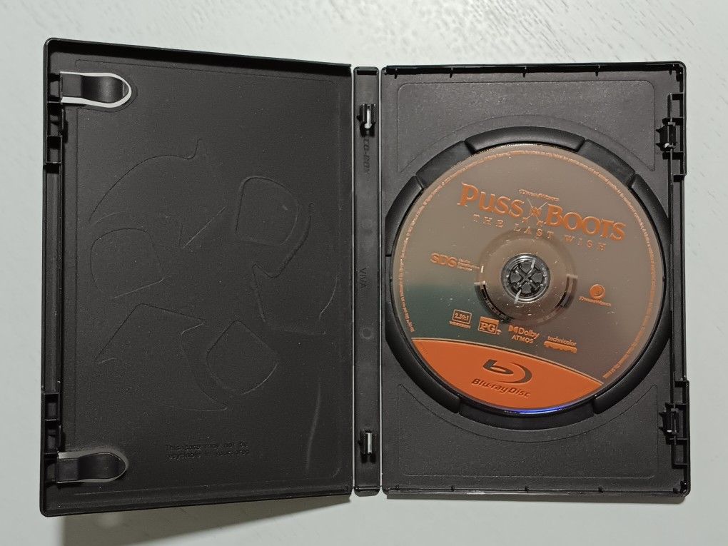 Puss In Boots: The Last Wish Movie Blu-ray Disc (No Original Case)
