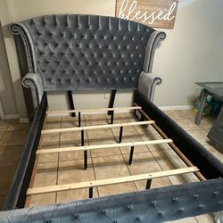 Queen bed frame / cama Queen 