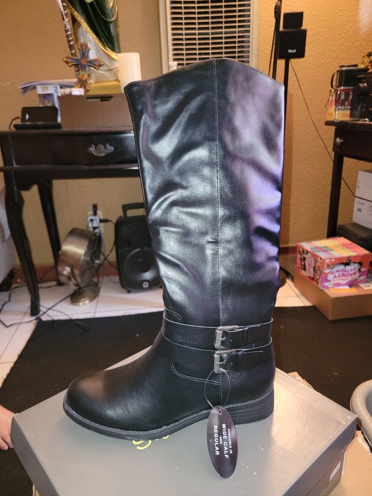 Black BOOTS