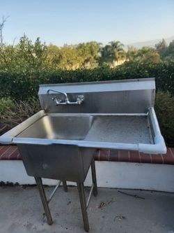 Stainless Steel Commercial Sink with Drainboard