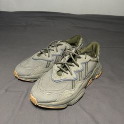 Adidas Sneakers