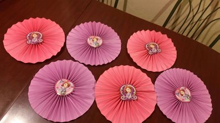 Backdrops and garland strings