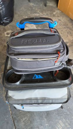 Titan cooler and lunch bag set