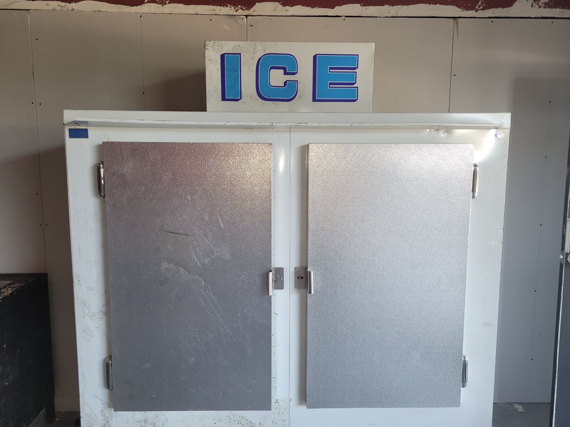 PolarTemp ice merchandisers freezer