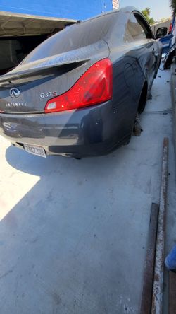 Right tailight G37