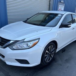 2017 Nissan Altima SV 