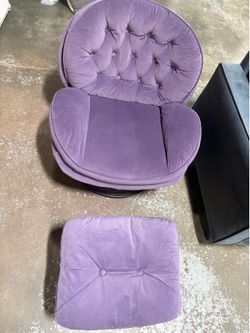 Spinning chair and foot rest