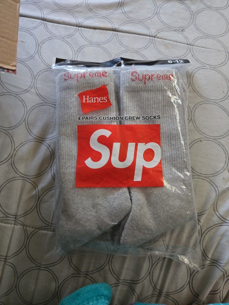 4pk Gray Supreme Socks
