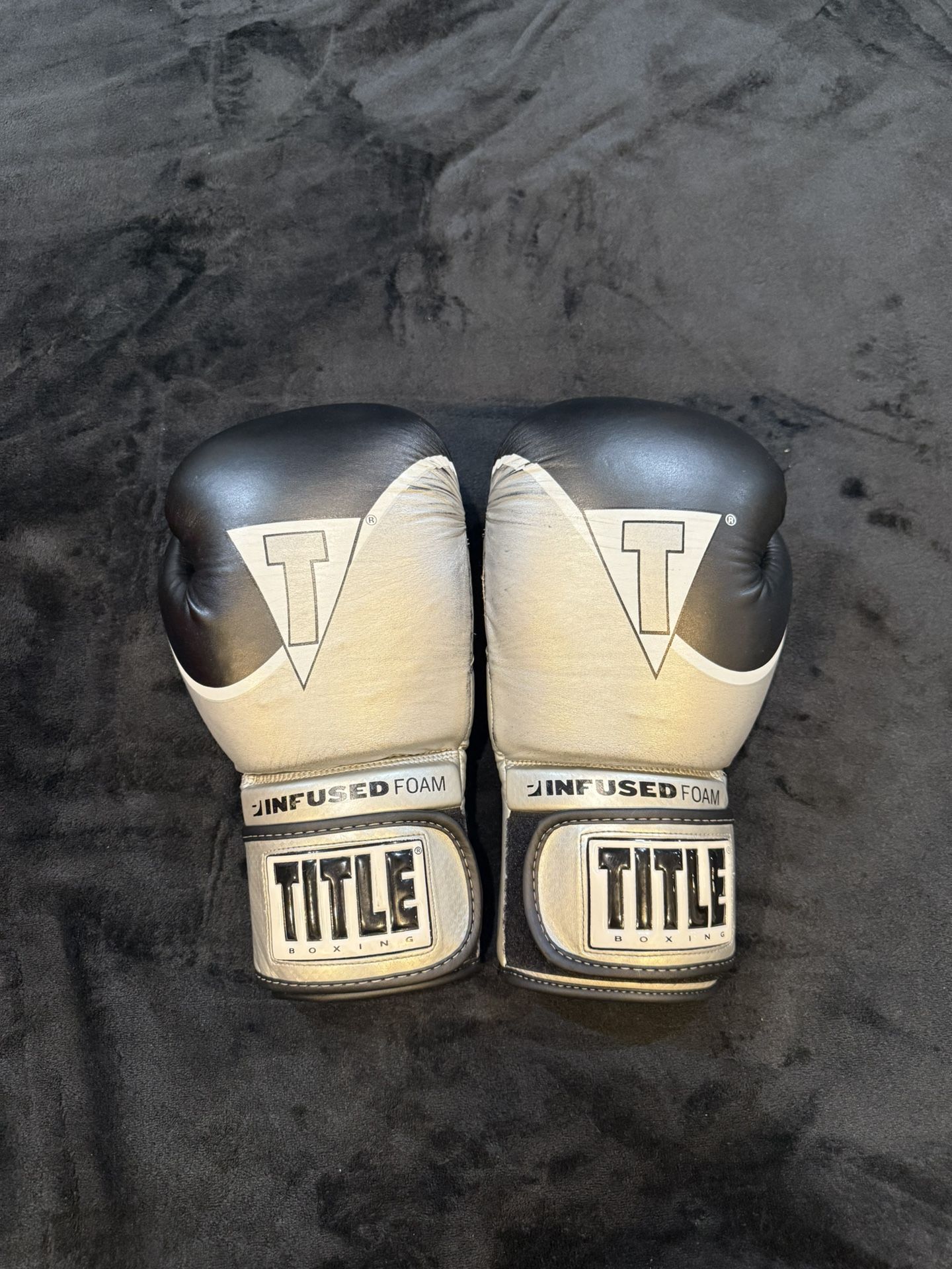 TITLE BOXING GLOVES - 12oz