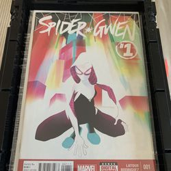 Spider Gwen Marvel Comic Book Nm+++ Comics Disney 