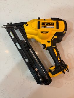 DeWalt 20V XR Brushless 15GA Finish Nailer
