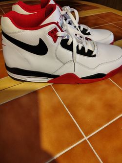 Size 14 mens Nike Air Flight 5. Wore 1 time indoors