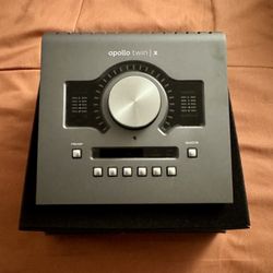 Universal Audio Apollo Twin X Duo Thunderbolt 10×6 Audio Interface – Excellent Condition