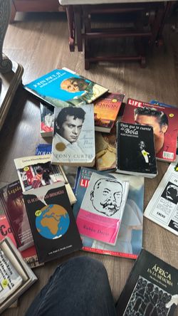 Libros. A $3. Cada uno