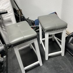 Stools 2pc L12xW17xH24